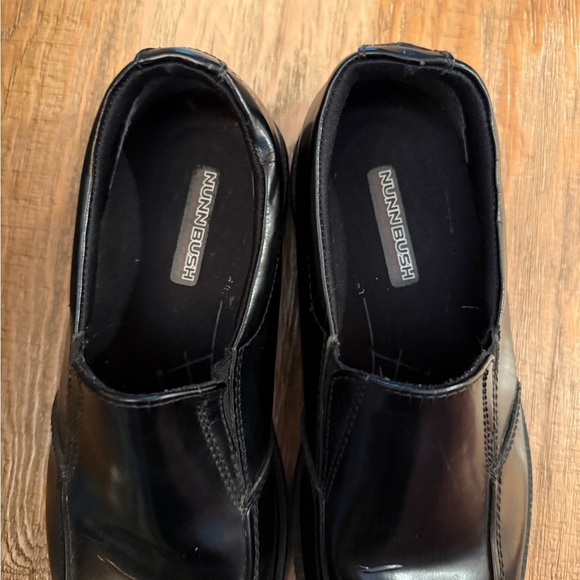 Nunn Bush Black Leather Loafers Slip-On Dress Shoes in excellent condition! 8.5W - Picture 2 of 5